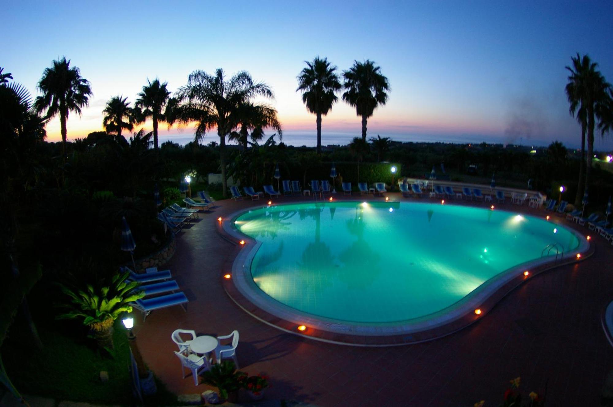 Hotel Residence Costa Azzurra Capo Vaticano Esterno foto