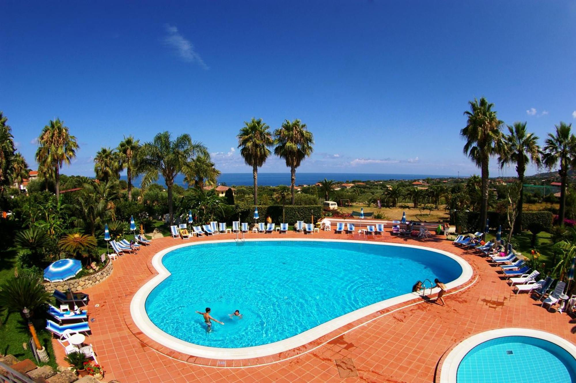 Hotel Residence Costa Azzurra Capo Vaticano Esterno foto