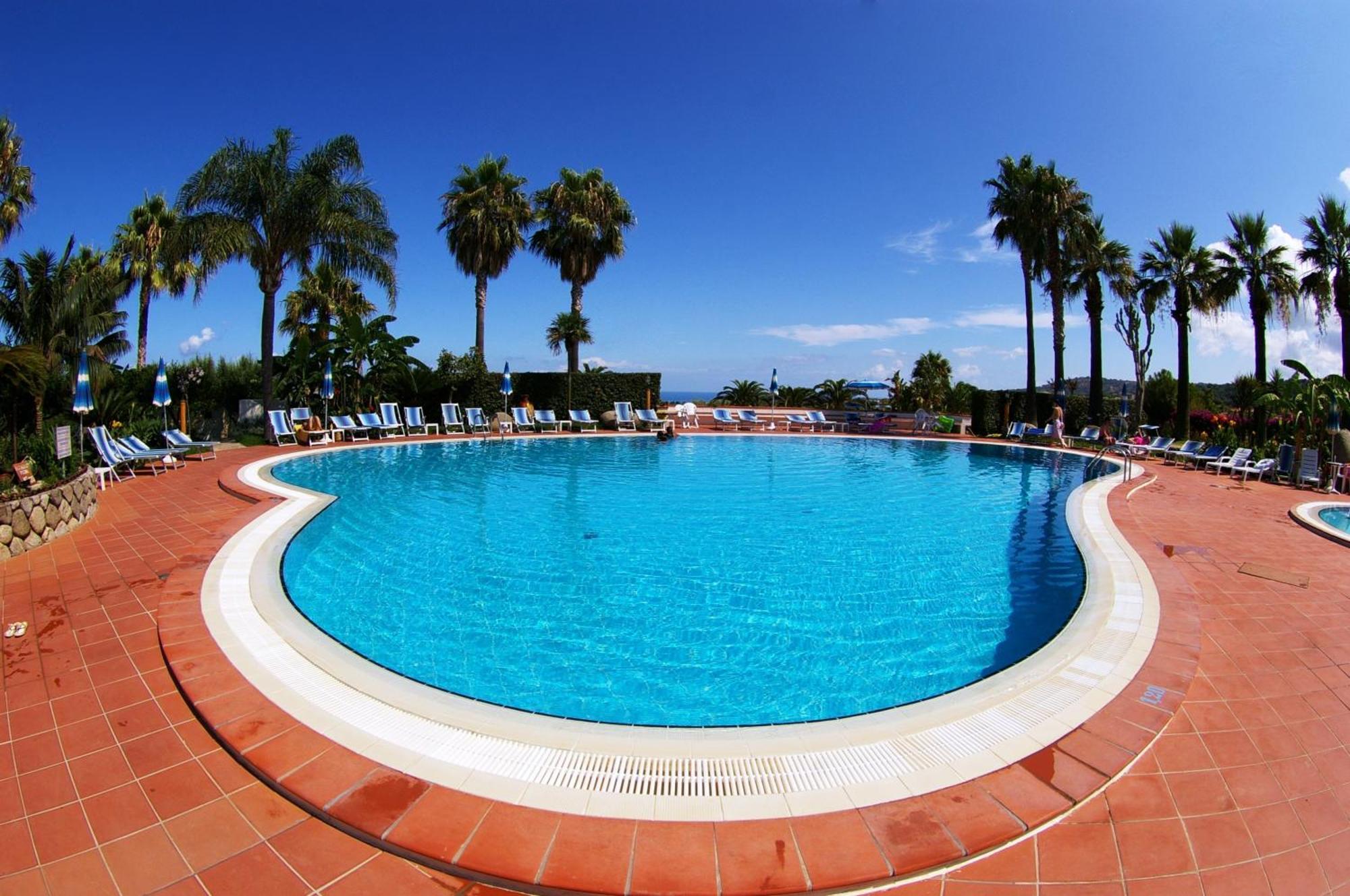 Hotel Residence Costa Azzurra Capo Vaticano Esterno foto
