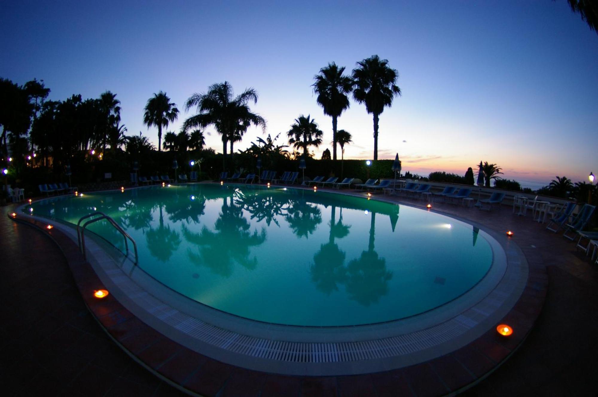 Hotel Residence Costa Azzurra Capo Vaticano Esterno foto