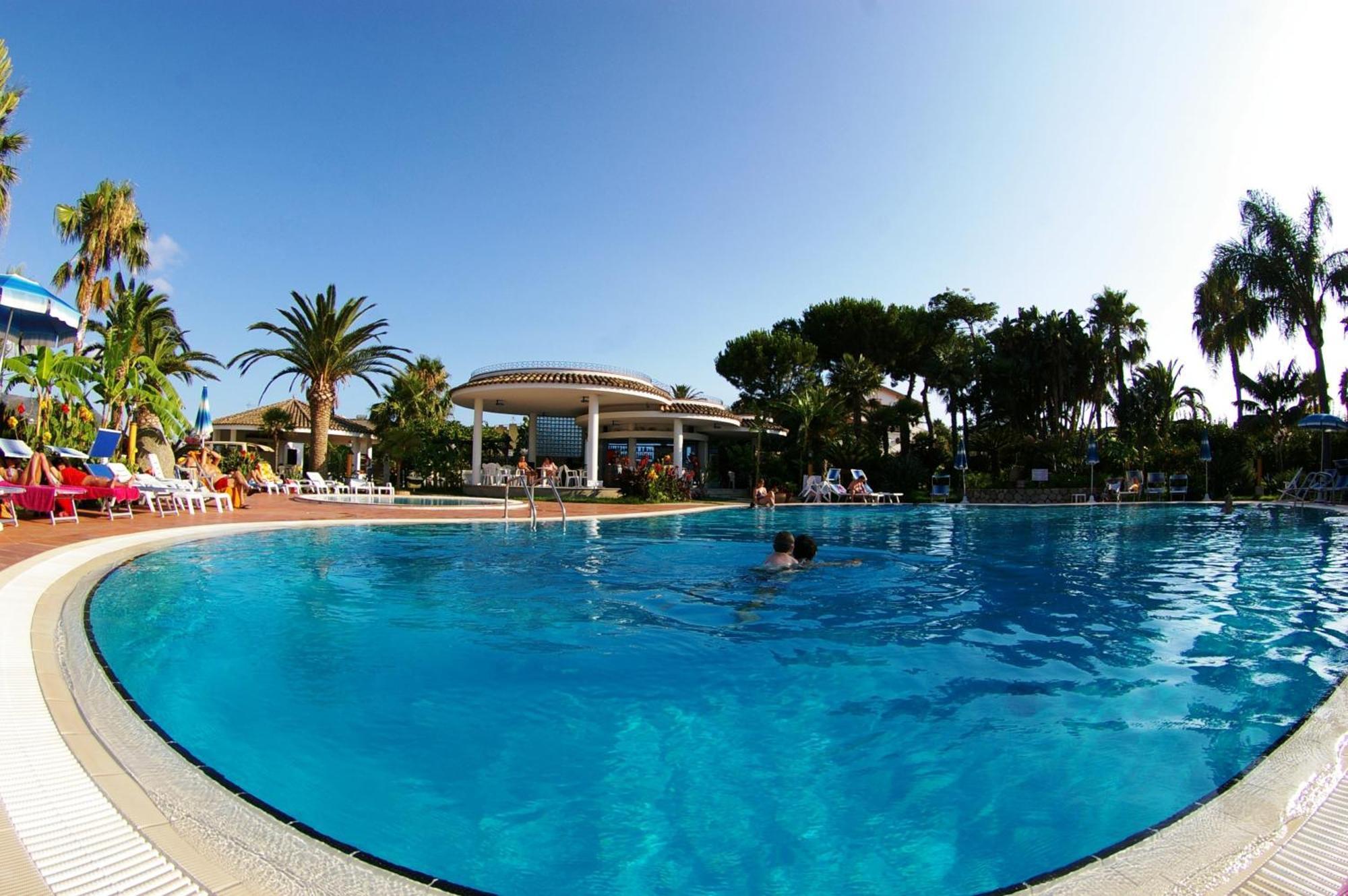 Hotel Residence Costa Azzurra Capo Vaticano Esterno foto