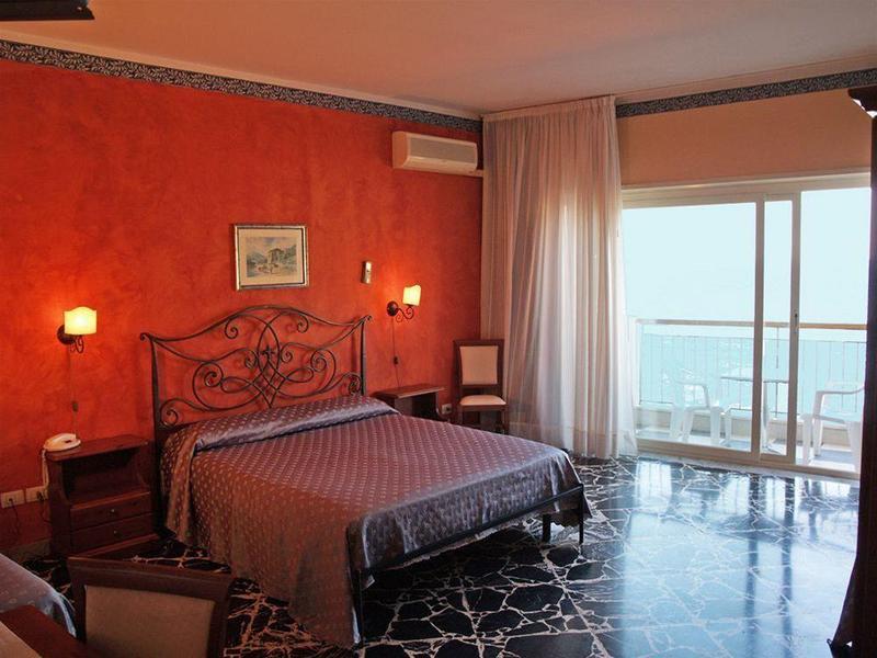 Hotel Residence Costa Azzurra Capo Vaticano Esterno foto